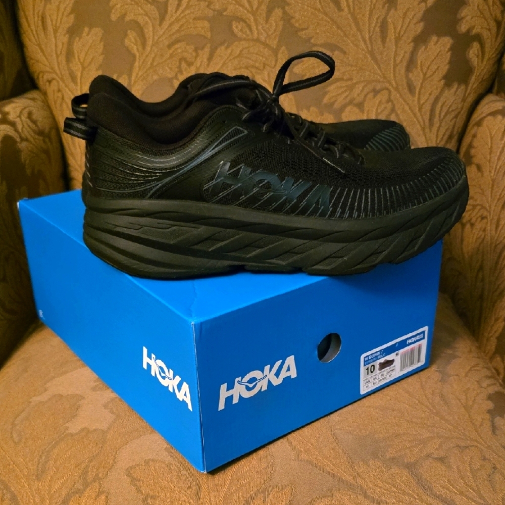 Hoka Bondi 7 All-Black Athletic Sneakers